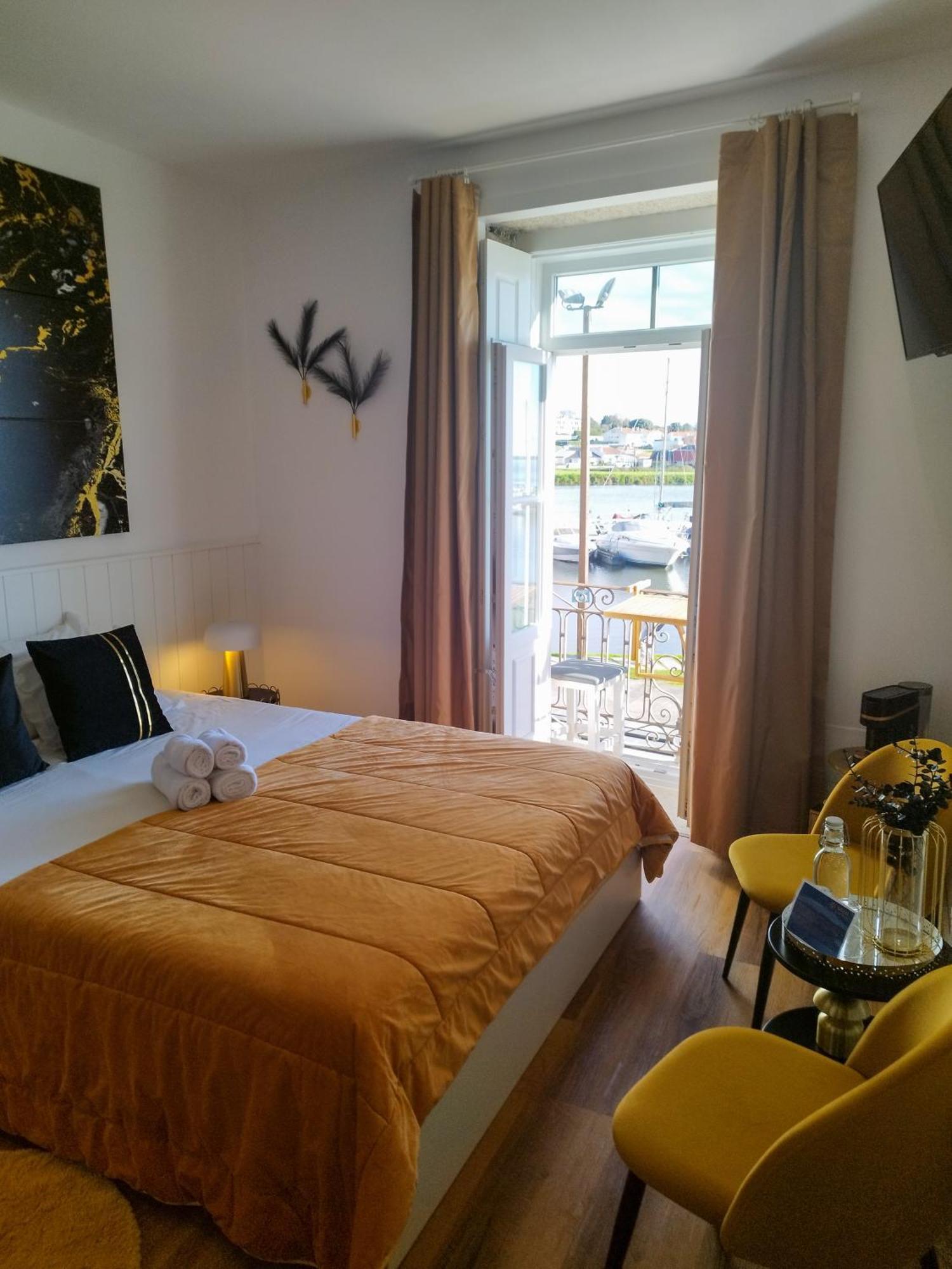 Naval Guest House&bistrô *
